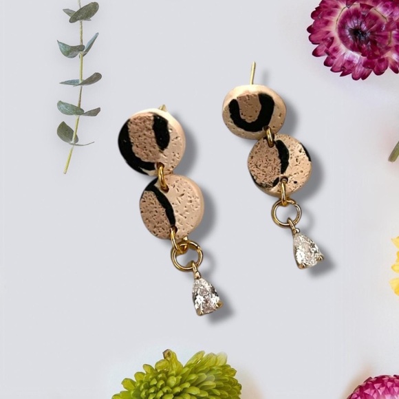 Dainty Leopard Print CZ Earrings - Picture 1 of 4